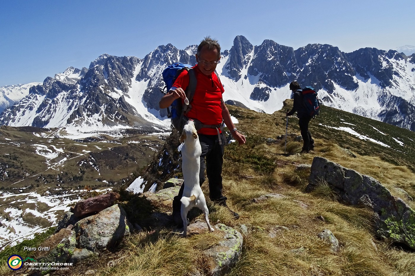 61  In cresta  sulla cima del Gardena...Stelina vuole la caramella !.JPG -                                